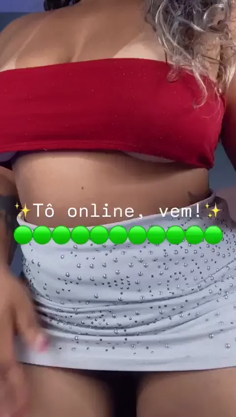 Sexo ao Vivo: Loira Safada Fica Nua na Videochamada com Peitão Natural e Brinquedos