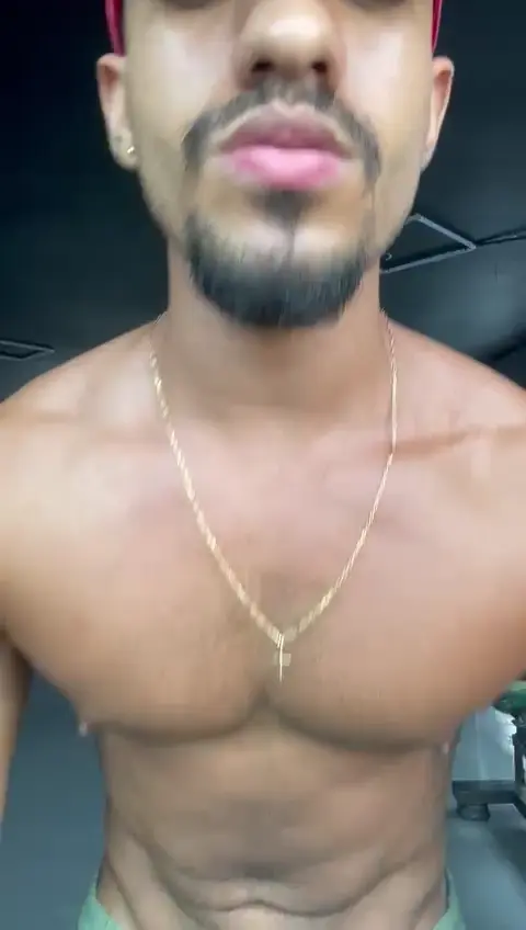 Acompanhante Virtual Musculoso para Sexo ao Vivo