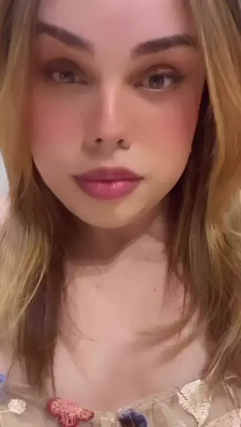 Trans Sensual em Ação: Vídeo Quente com Conteúdo Ao Vivo e Muito Prazer