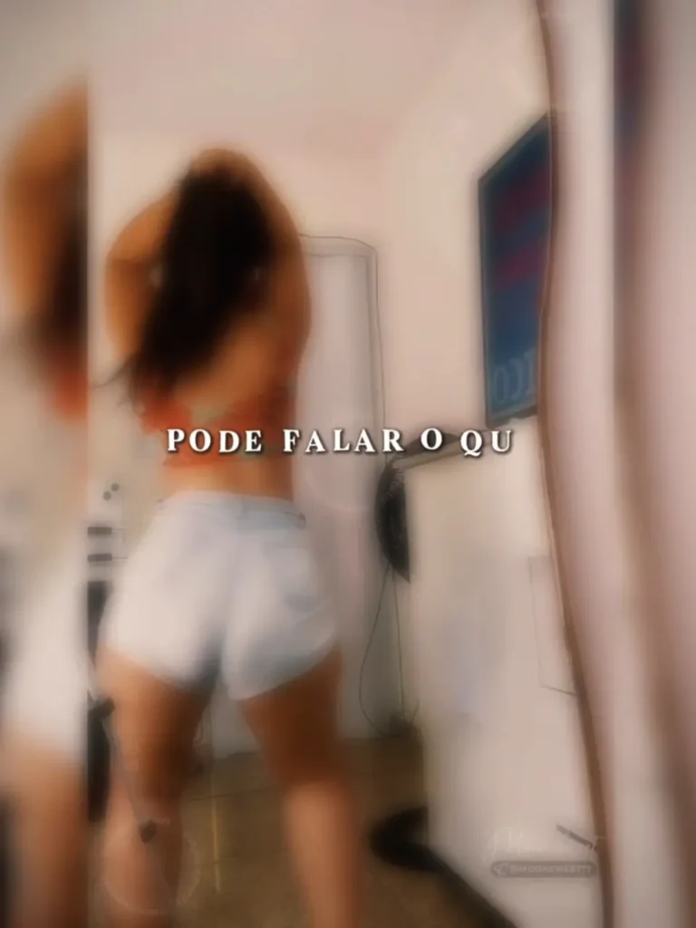 Morena Gostosa com Bunda Grande: Vídeo Preview Corpo Sexy, Roupas Curtas e Sexo ao Vivo