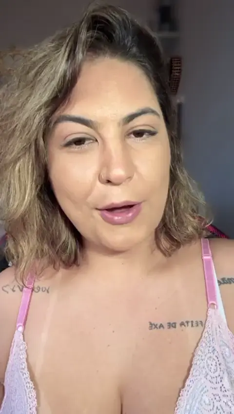 Conheça a Patricinha Sensual: Vídeo de Convite para Chamada de Sexo Virtual