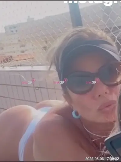 Acompanhante Virtual Sensual: Fotos Quentes e Provocantes em Slide