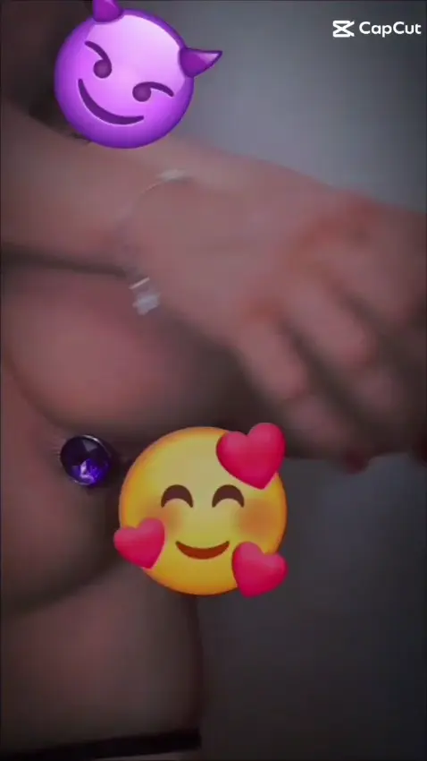 Magrinha Tesuda em Sexo Virtual: Vídeo Nua com Plug Anal, Pernas Abertas e Putaria Quente no Chat Erótico e Chamada!