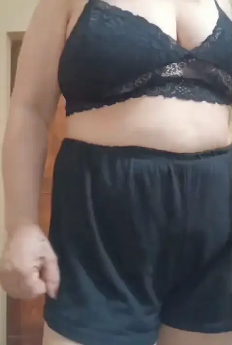 Mulher Madura Loira na Webcam: Putaria Quente, Corpo Sexy e Sexo Virtual!