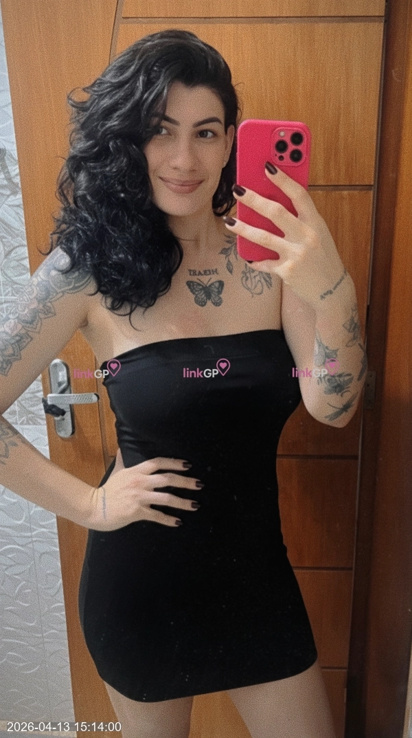 Lactante peludinha pronta para vídeos chamadas ao vivo , sexting...